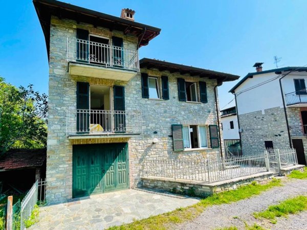 casa indipendente in vendita a Bobbio in zona Cassolo