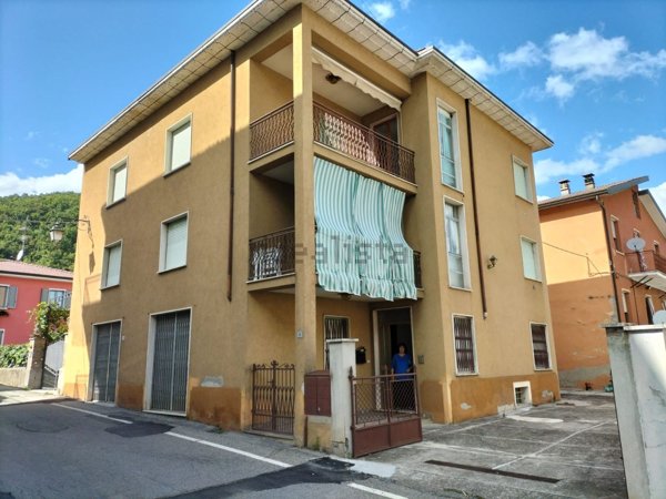 casa indipendente in vendita a Bobbio in zona Mezzano Scotti