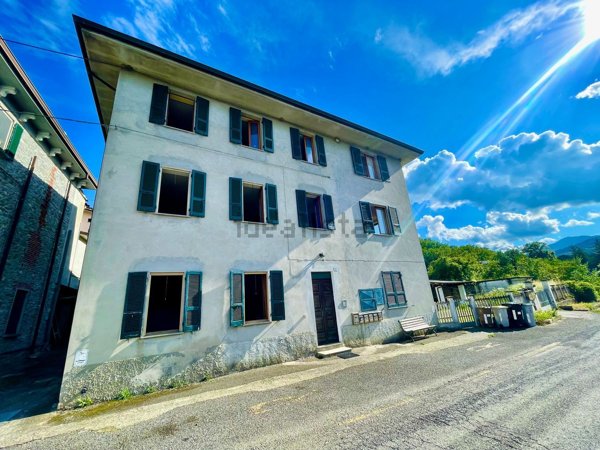 casa indipendente in vendita a Bobbio in zona Cassolo