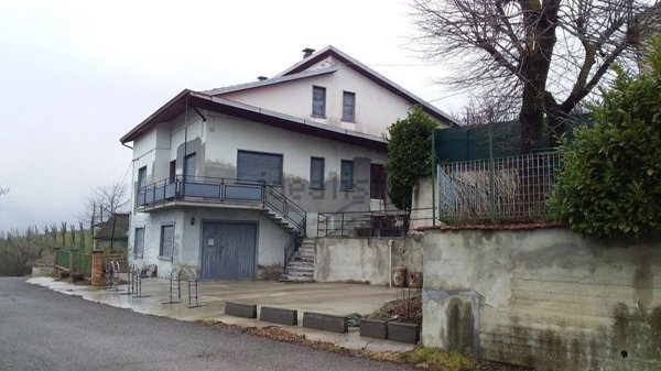 casa indipendente in vendita a Bobbio