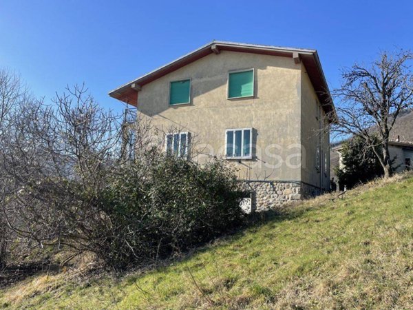 casa indipendente in vendita a Bobbio in zona Santa Maria