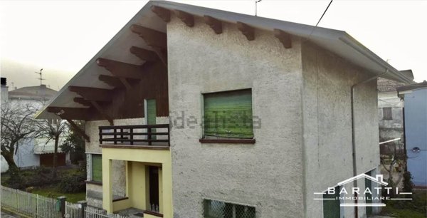 casa indipendente in vendita a Bobbio in zona Moglia
