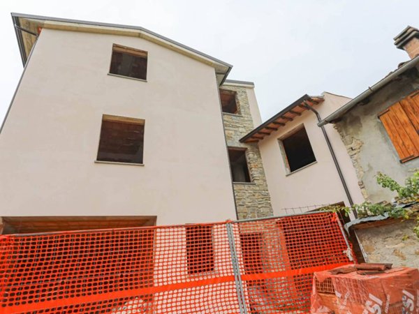 casa indipendente in vendita a Bobbio