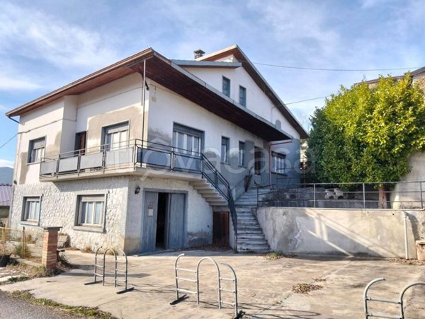 casa indipendente in vendita a Bobbio in zona Mezzano Scotti