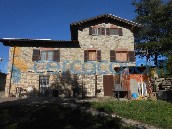 casa indipendente in vendita a Bobbio in zona Piancasale