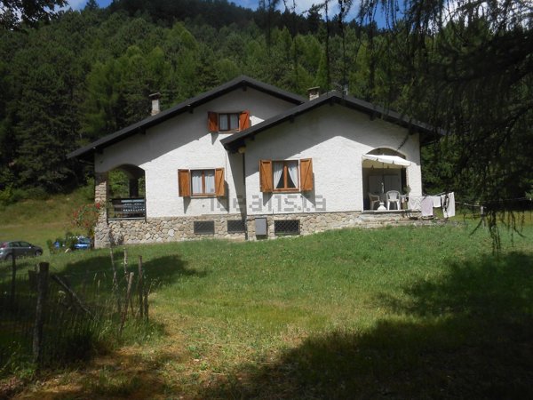 casa indipendente in vendita a Bobbio in zona Passo Penice