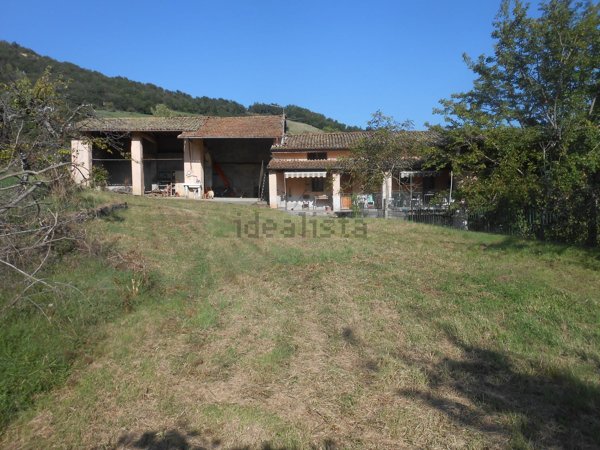 esavano in vendita a Bobbio