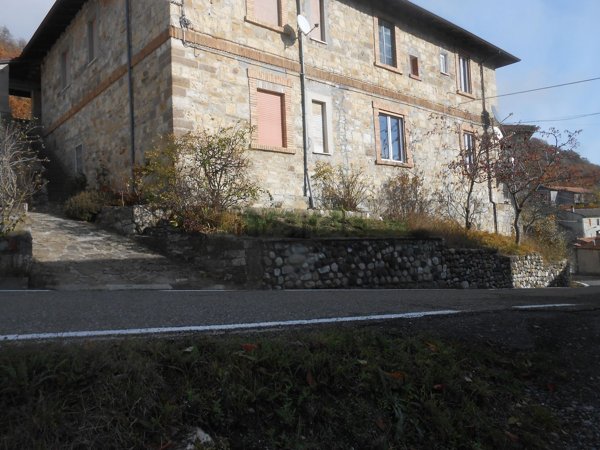 appartamento in vendita a Bobbio in zona Ceci