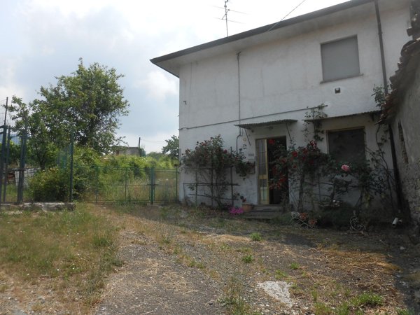 casa indipendente in vendita a Bobbio