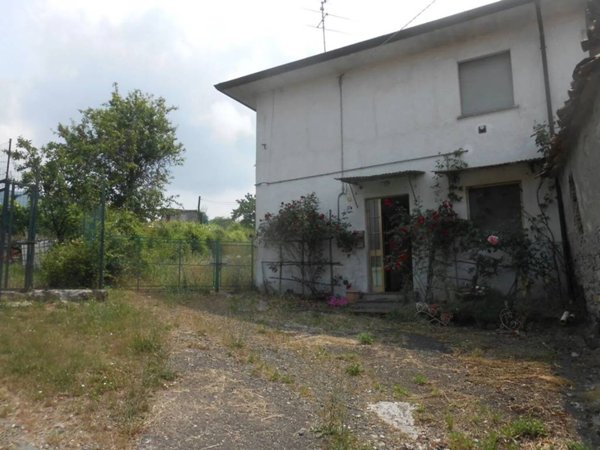 casa indipendente in vendita a Bobbio