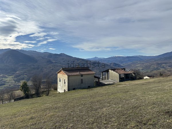 casa indipendente in vendita a Bobbio