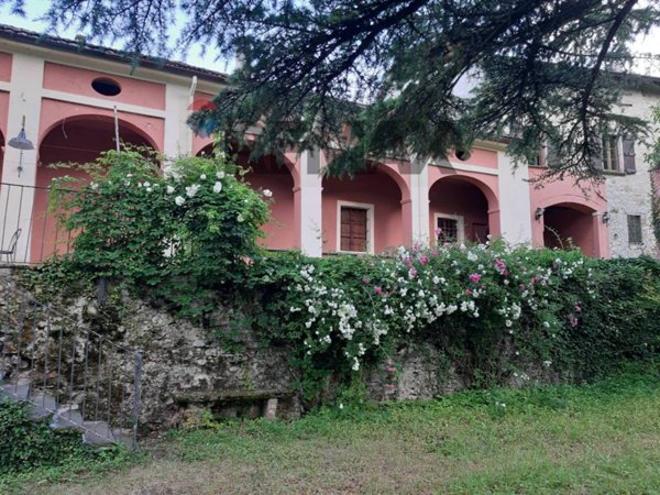 casa indipendente in vendita a Bobbio in zona Santa Maria
