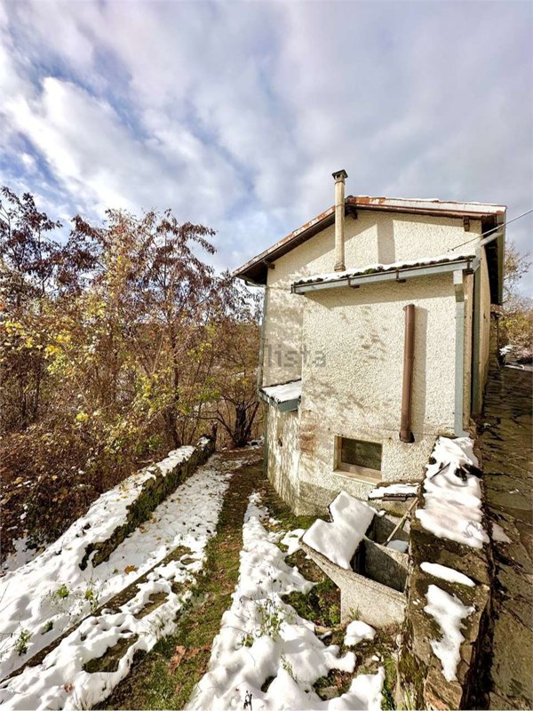 casa indipendente in vendita a Bobbio in zona Ceci