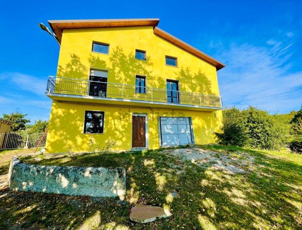 casale in vendita a Bobbio