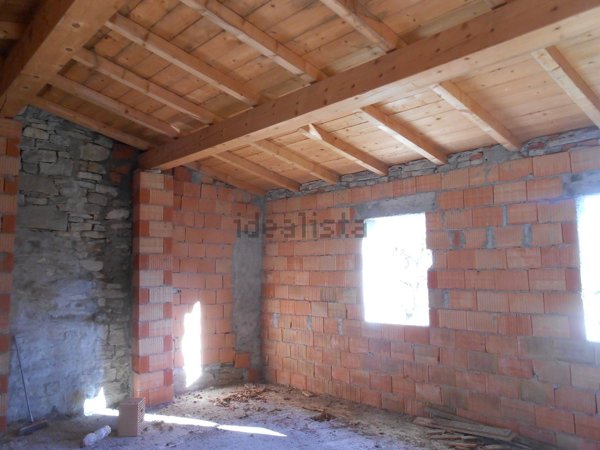 quadrivano in vendita a Bobbio in zona Mezzano Scotti