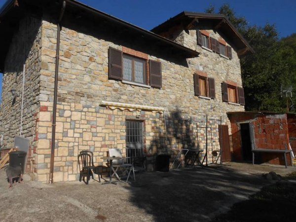 casa indipendente in vendita a Bobbio in zona Piancasale