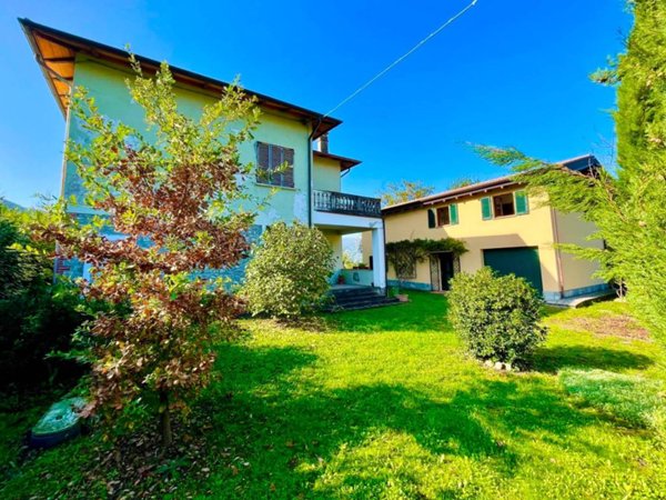 casale in vendita a Bobbio
