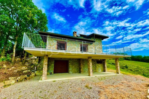 casa indipendente in vendita a Bobbio