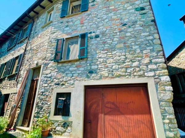 casale in vendita a Bobbio in zona Piancasale