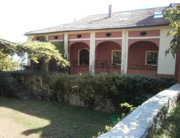 casa indipendente in vendita a Bobbio in zona Santa Maria