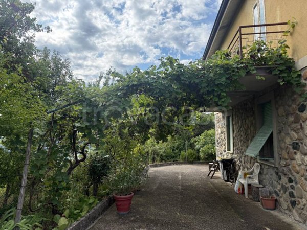 casa indipendente in vendita a Bobbio