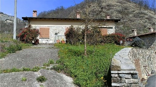 casa indipendente in vendita a Bobbio in zona Brugnoni