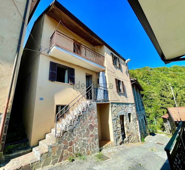 casa indipendente in vendita a Bobbio in zona Ceci