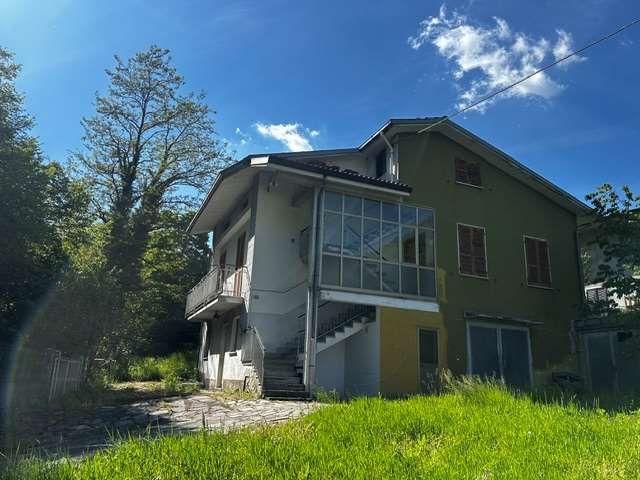 casa indipendente in vendita a Bobbio