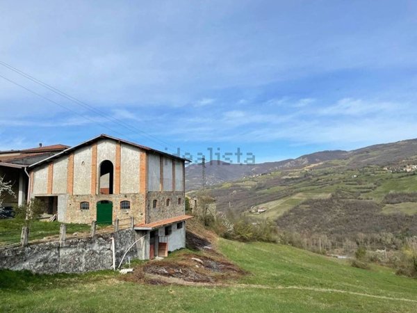 casale in vendita a Bobbio