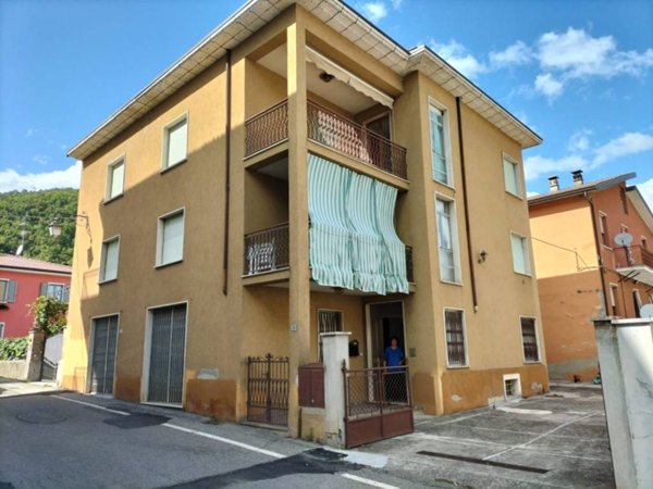 casa indipendente in vendita a Bobbio in zona Mezzano Scotti