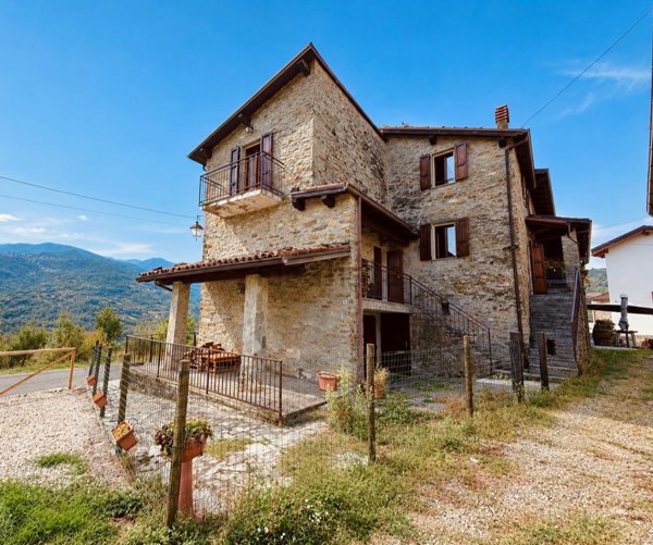 casale in vendita a Bobbio
