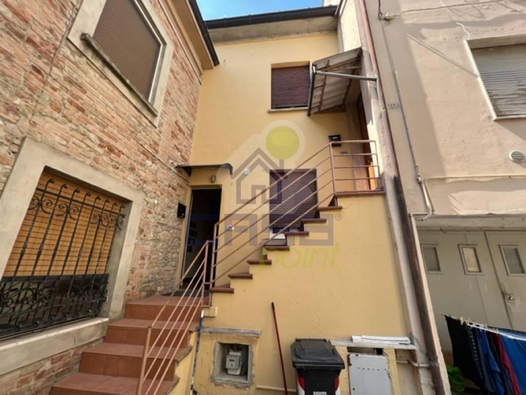 appartamento in vendita a Borgonovo Val Tidone in zona Mottaziana