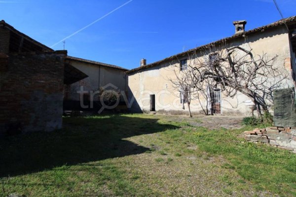 casa indipendente in vendita a Borgonovo Val Tidone in zona Mottaziana
