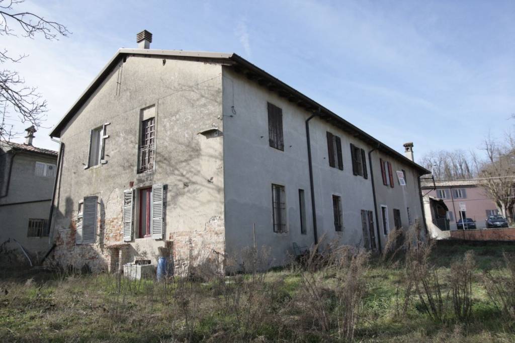 casa indipendente in vendita a Borgonovo Val Tidone