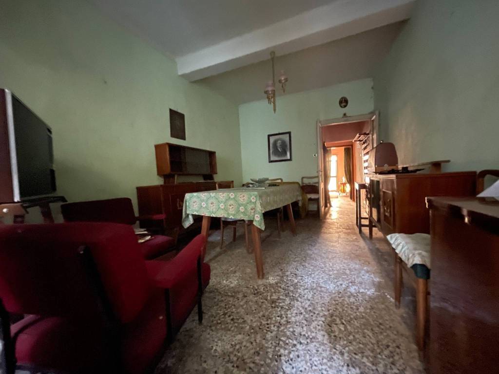 casa indipendente in vendita a Borgonovo Val Tidone