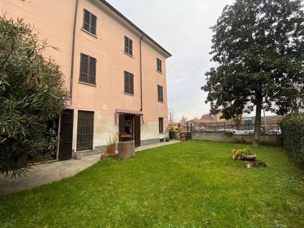 casa indipendente in vendita a Borgonovo Val Tidone