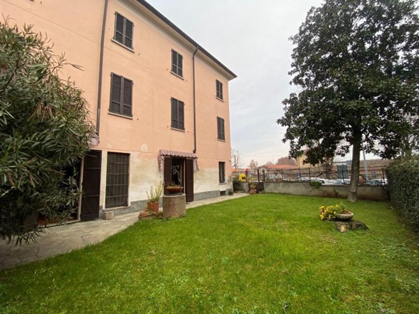 casa indipendente in vendita a Borgonovo Val Tidone