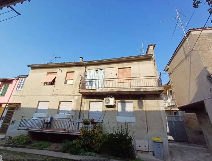 appartamento in vendita a Borgonovo Val Tidone in zona Bilegno