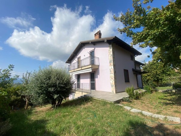 casa indipendente in vendita a Borgonovo Val Tidone in zona Corano