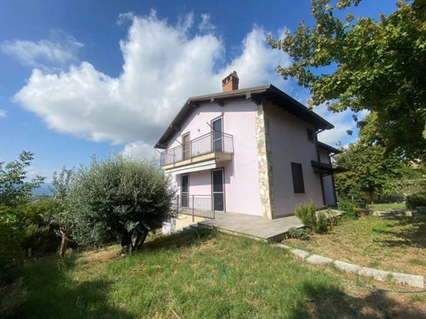 casa indipendente in vendita a Borgonovo Val Tidone in zona Corano