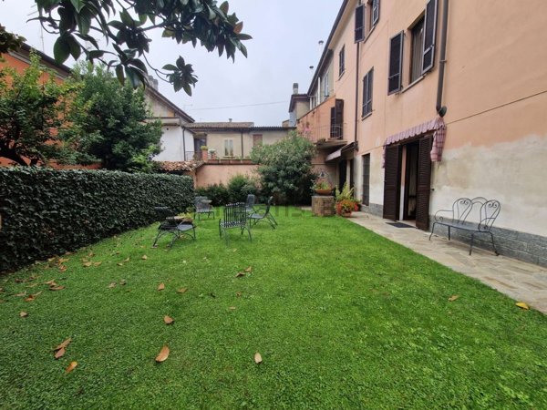 casa semindipendente in vendita a Borgonovo Val Tidone
