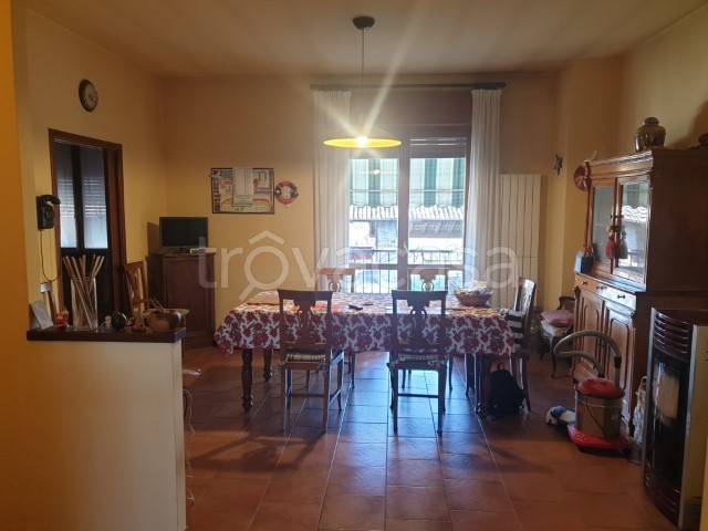 casa indipendente in vendita a Borgonovo Val Tidone