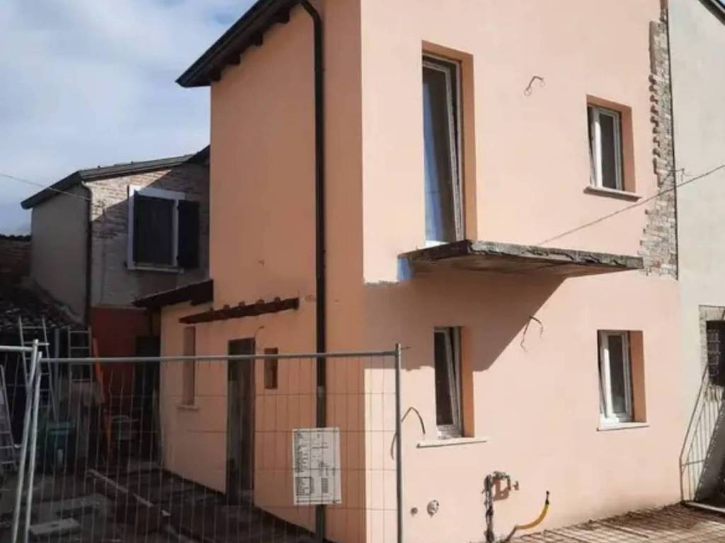 appartamento in vendita a Borgonovo Val Tidone in zona Mottaziana