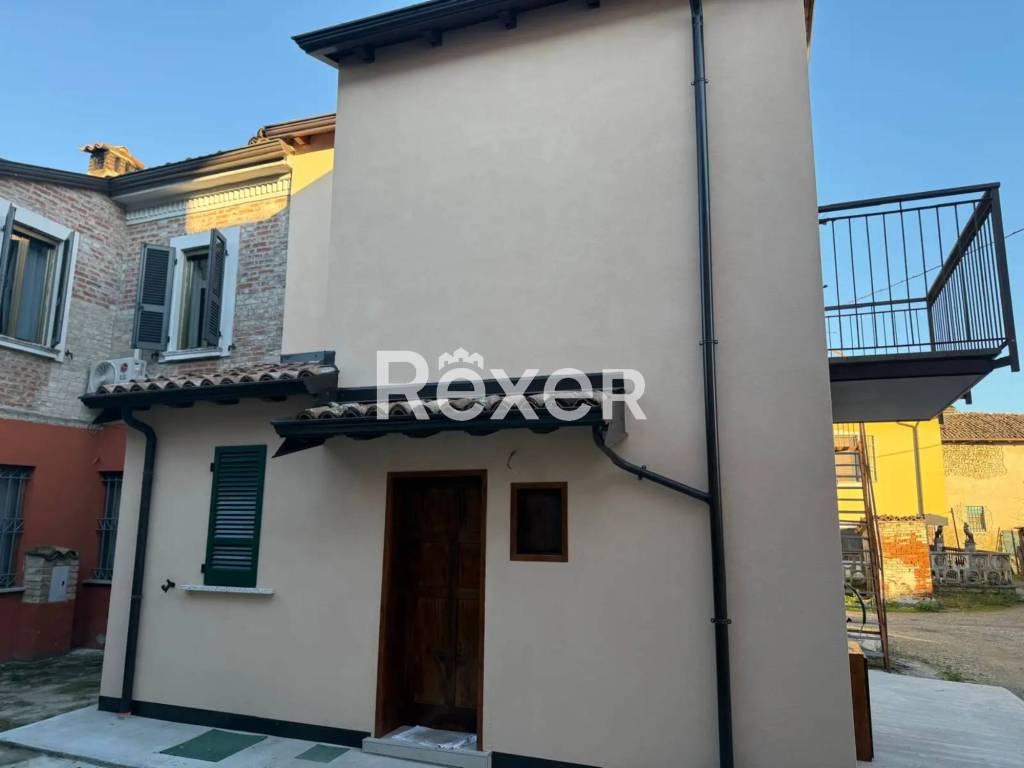 casa indipendente in vendita a Borgonovo Val Tidone in zona Mottaziana