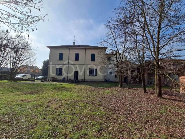 casa indipendente in vendita a Borgonovo Val Tidone