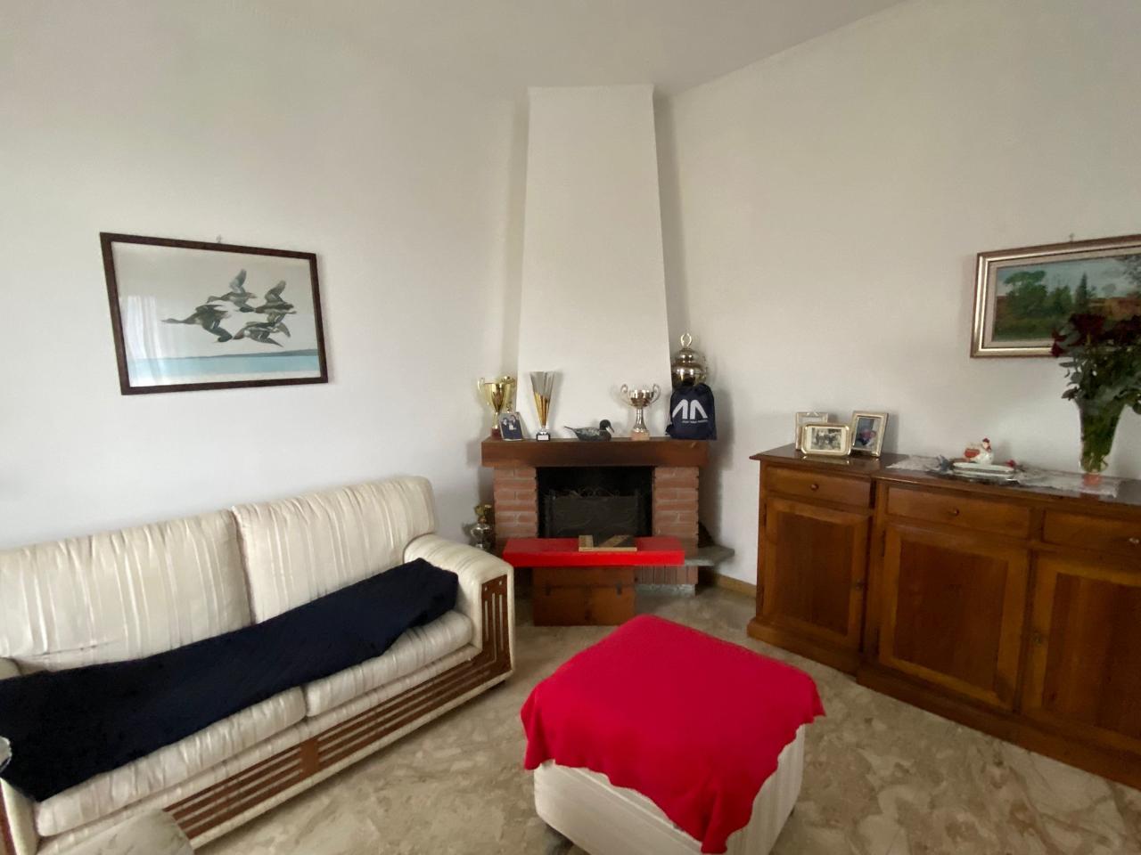 casa indipendente in vendita a Borgonovo Val Tidone