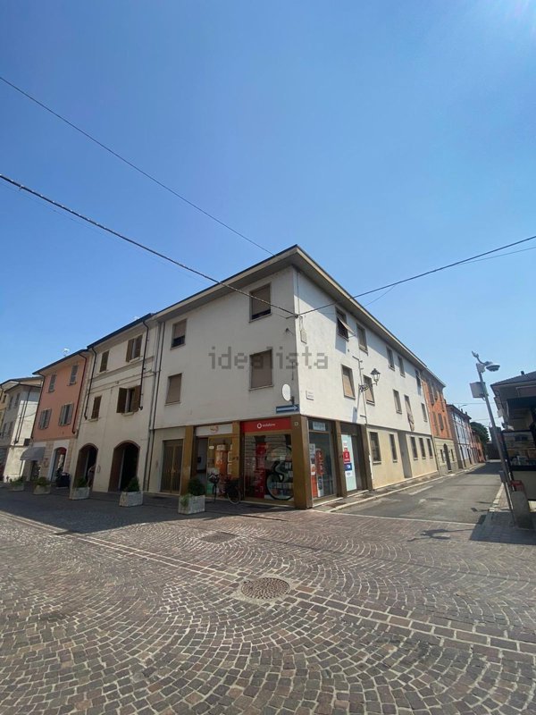 negozio in vendita a Borgonovo Val Tidone