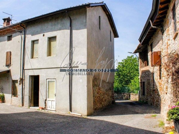 casa indipendente in vendita a Borgonovo Val Tidone in zona Corano