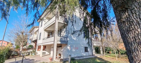 casa indipendente in vendita a Borgonovo Val Tidone