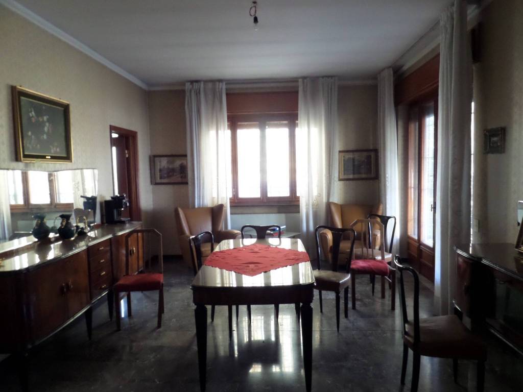 casa indipendente in vendita a Borgonovo Val Tidone